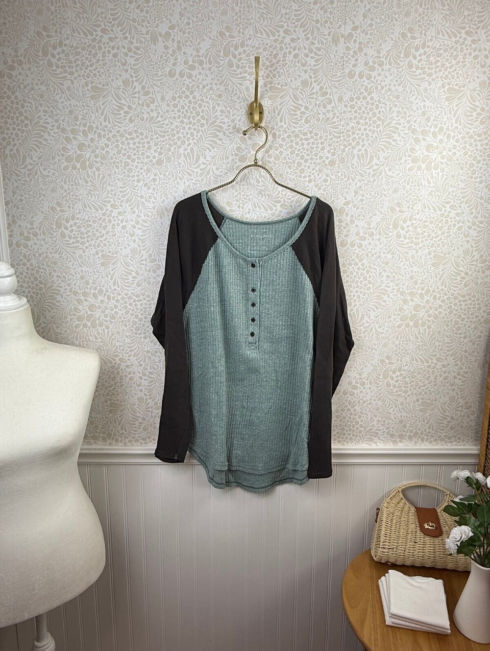 We The Free Teal Gray Waffle-Knit Raglan Henley Top - Size - Large